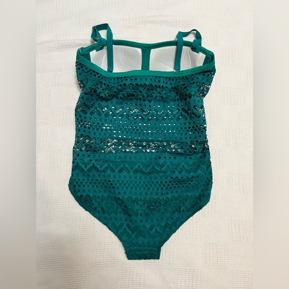 Swim suit - Picture 4 of 8